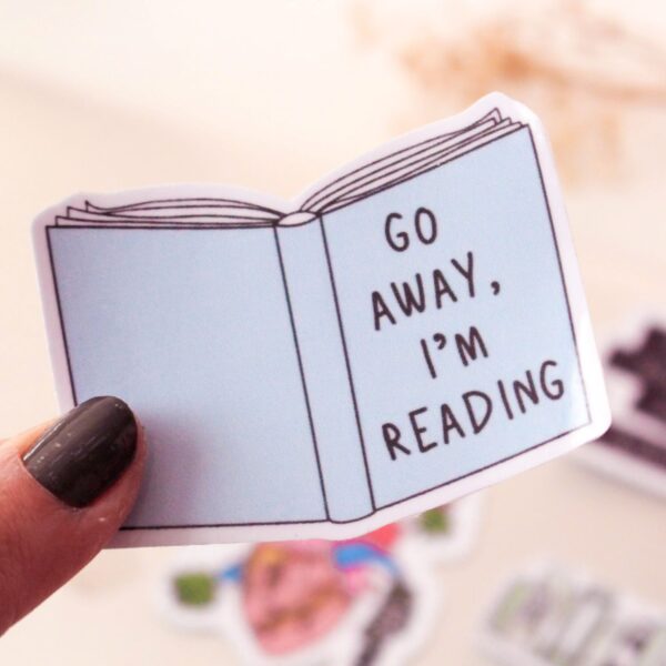 Go away, I'm reading - Imagen 2